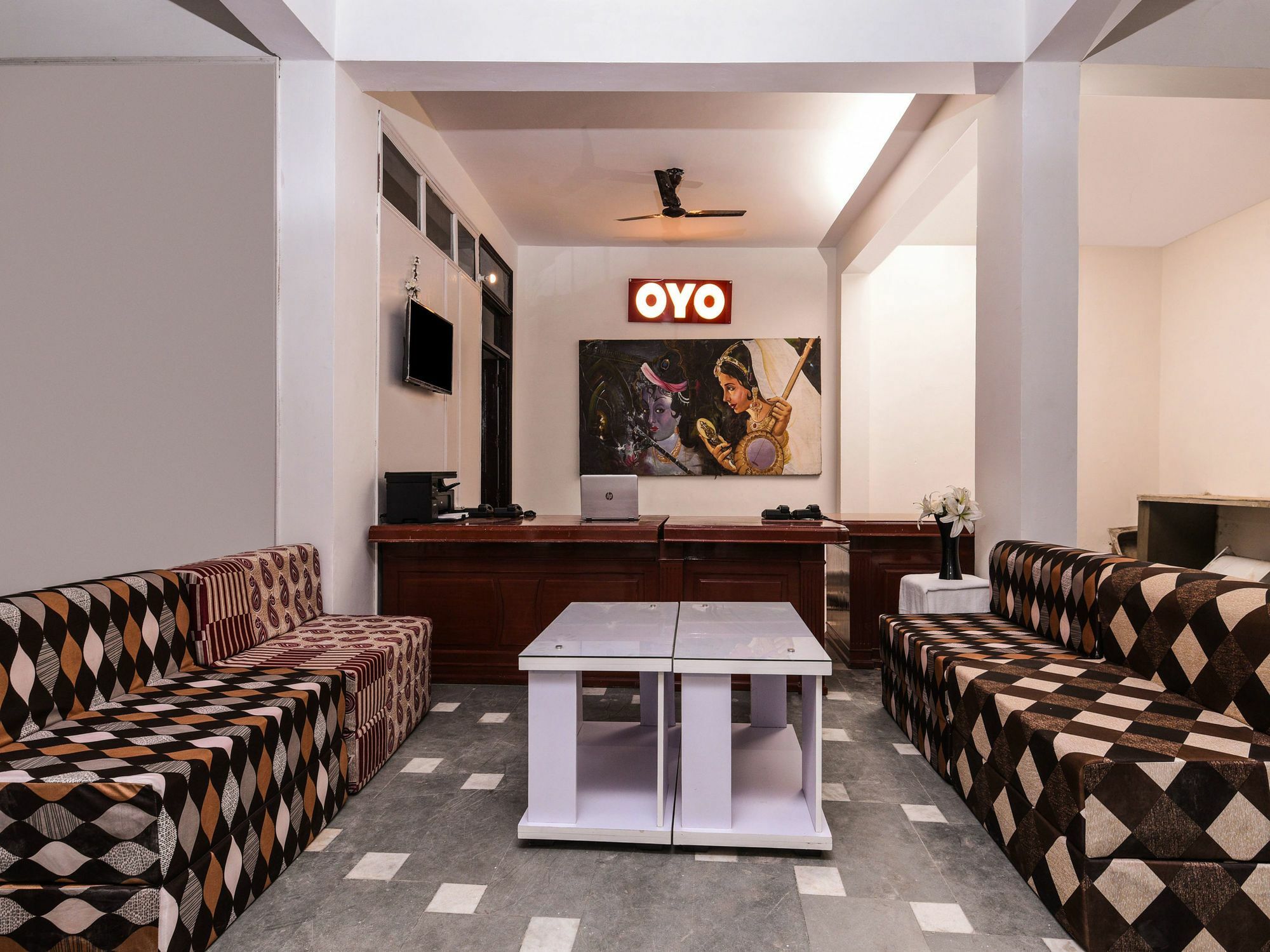 Oyo 15624 Golden Plaza Hotel New Delhi Ngoại thất bức ảnh